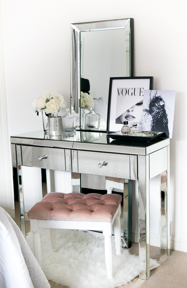 dressing table chelsea prints 2