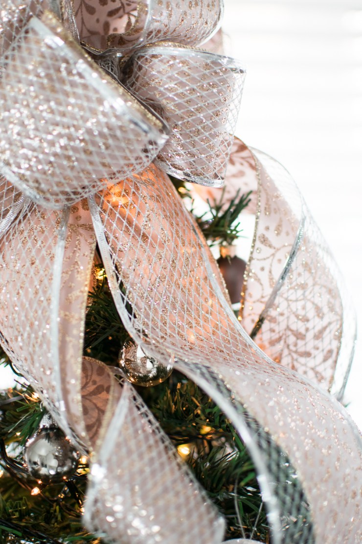 Tree topper ribbon